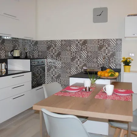 Carales Apartman